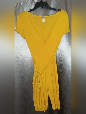 Yellow Ribbed V-Neck Shorts Jumpsuit with Waist Tie Juniors Small